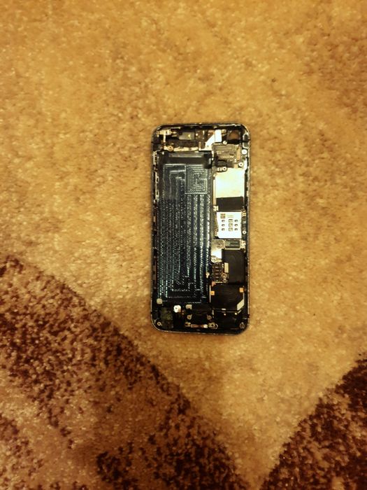 Vând sau schimb cu diverse piese de iphone 5