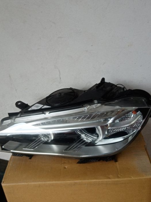 Vând far stânga bmw f15 x5