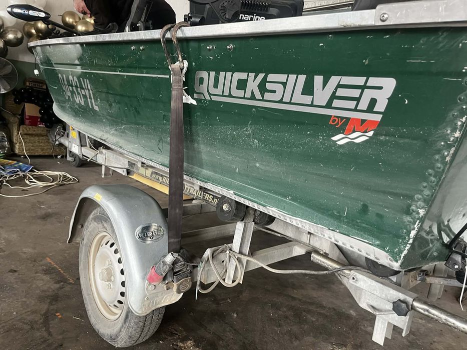 Алуминиева лодка