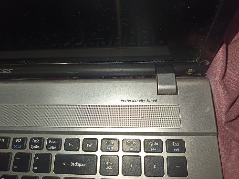 Vând laptop Acer aspire V3 GeForce