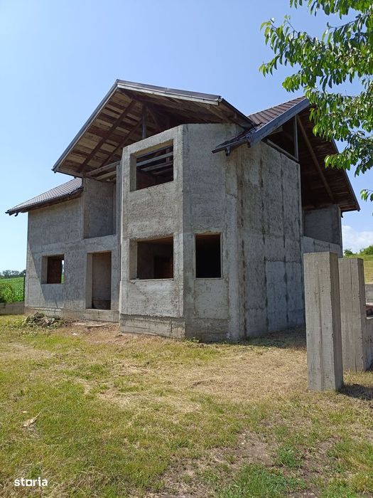 Casa la rosu Caciulesti - Girov