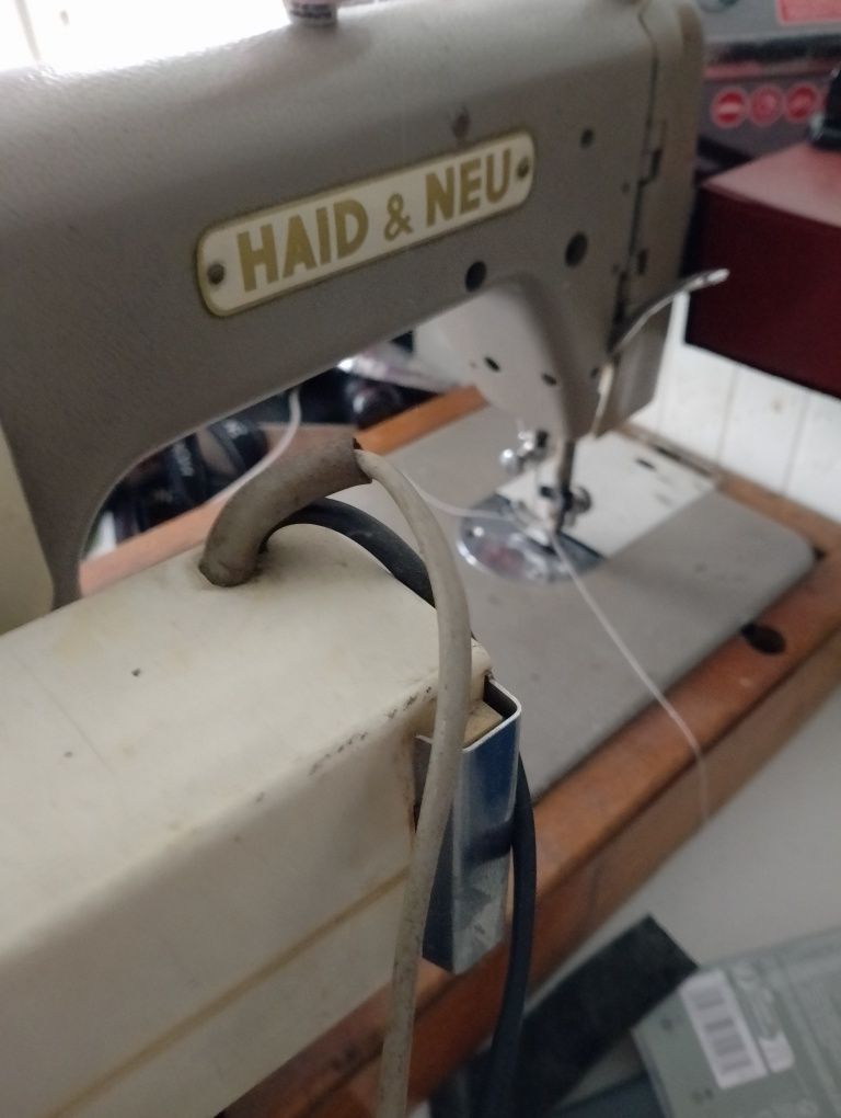 Mașină de cusut Haid&Neu