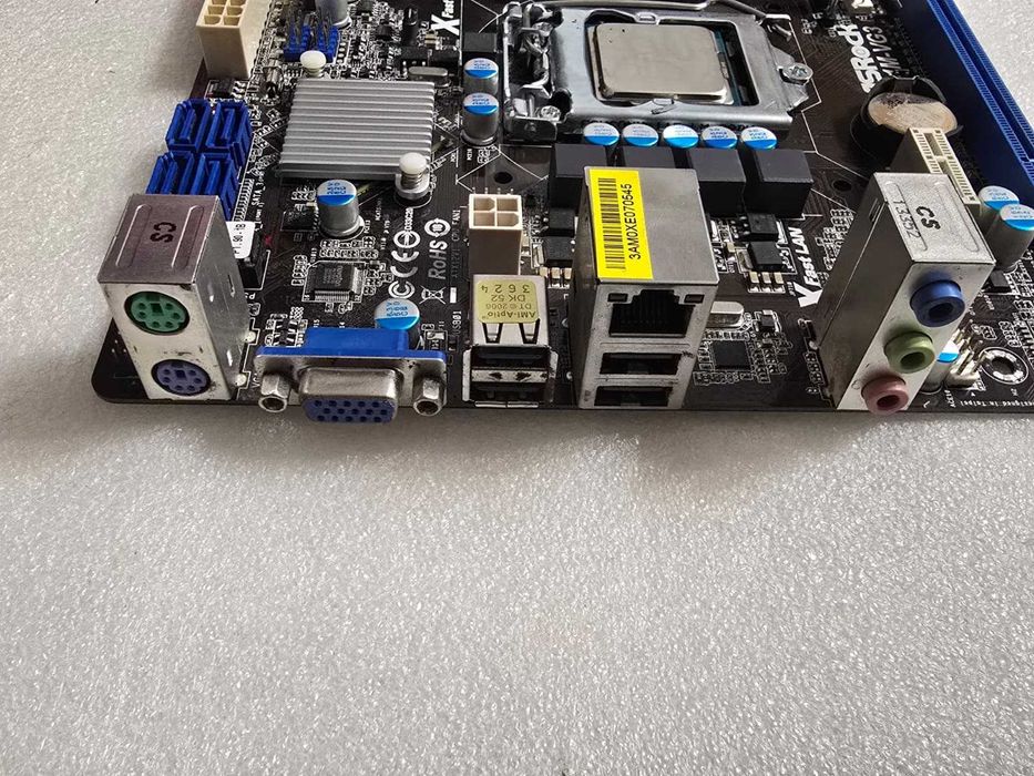 Placa de baza ASRock H61M-VG3 Socket 1155 DDR3, PCI-E + procesor G2020