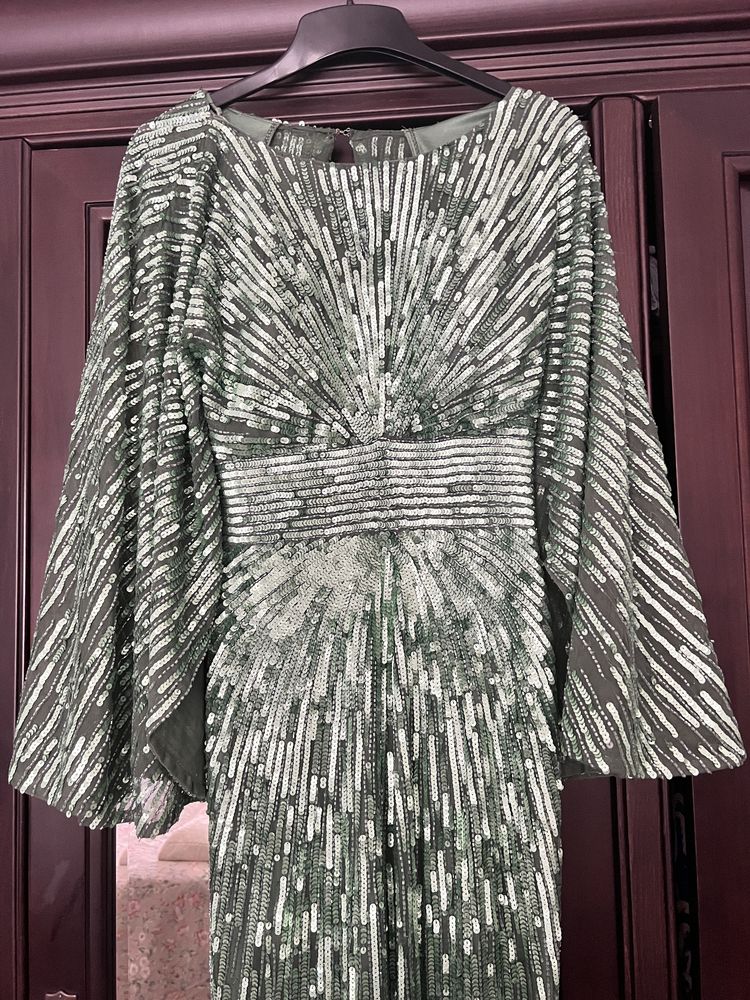 Rochie ocazie , fii unica!