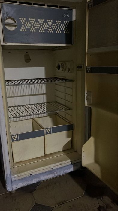 Холодильник в рабочем состояний