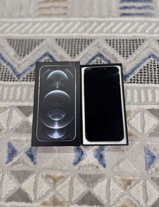 Продам айфон 12 про 256гб