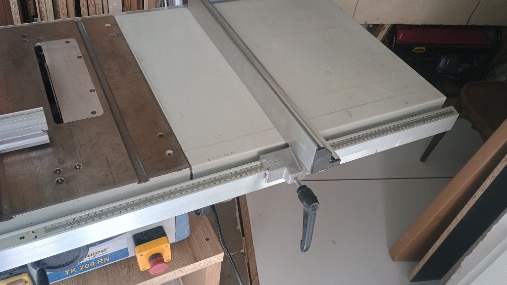 Настолен циркуляр Bernardo TK 200 RN