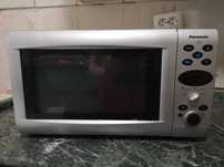 Vând cuptor cu microunde Panasonic J125