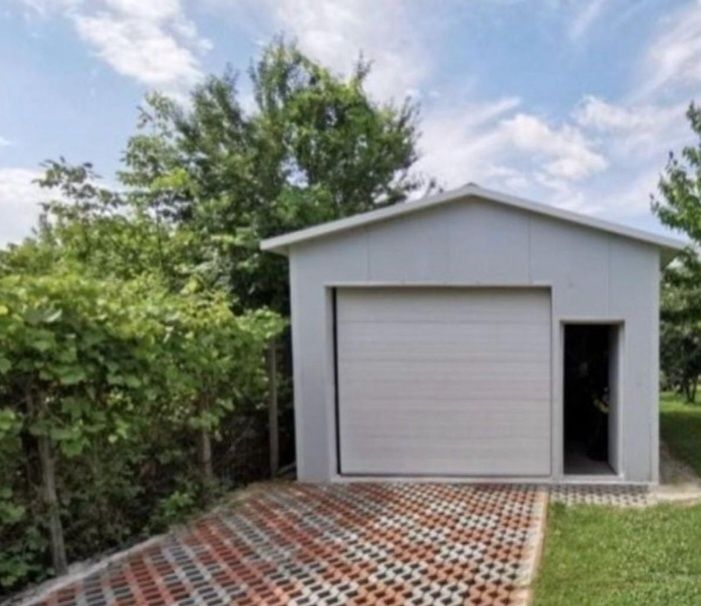 Confecționăm garaje auto metalic