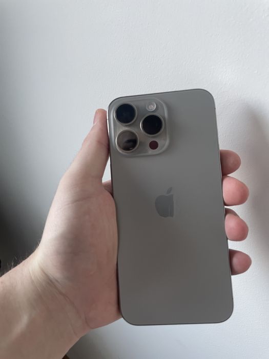 Vând Iphone 16 pro max un tera
