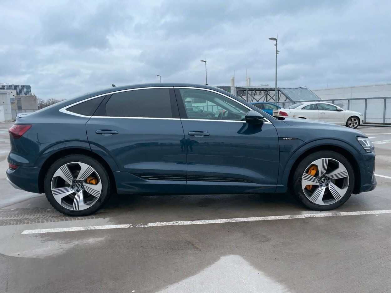 Audi e-tron Sportback 55 S-line Quattro 300кВ