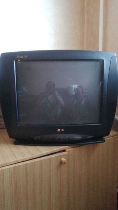 Продам на запчасти телевизор LG. Работал до момента покупки нового