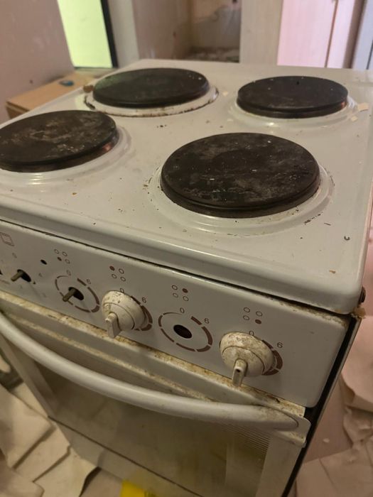 Продам электро плиту рабочая, в хорошем состяний