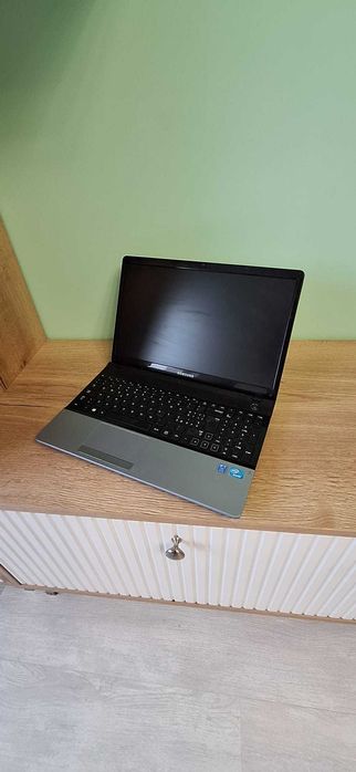 Laptop Samsung Intel Celeron B830 1.80GHz 15.6” 8GB RAM preț mic