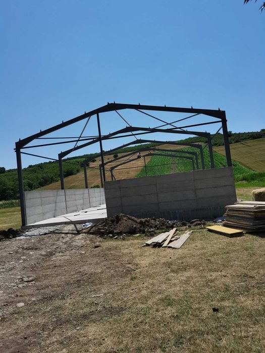 Vând hala metalica 12m x 30m cu panou Sandwich la cheie.