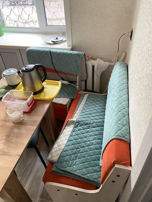 Угловой диван на кухню