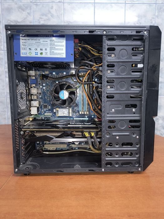 PC gaming i7  3770  R9 Fury  16Gb RAM 
1TB HDD + 500 GB  SSD + Mo