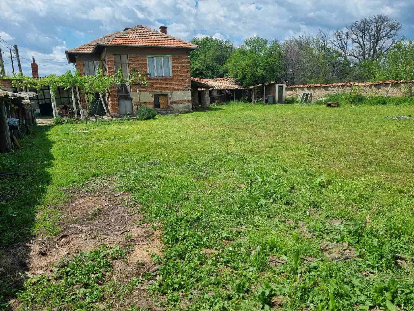 Продава КЪЩА,с.Стряма,област Пловдив