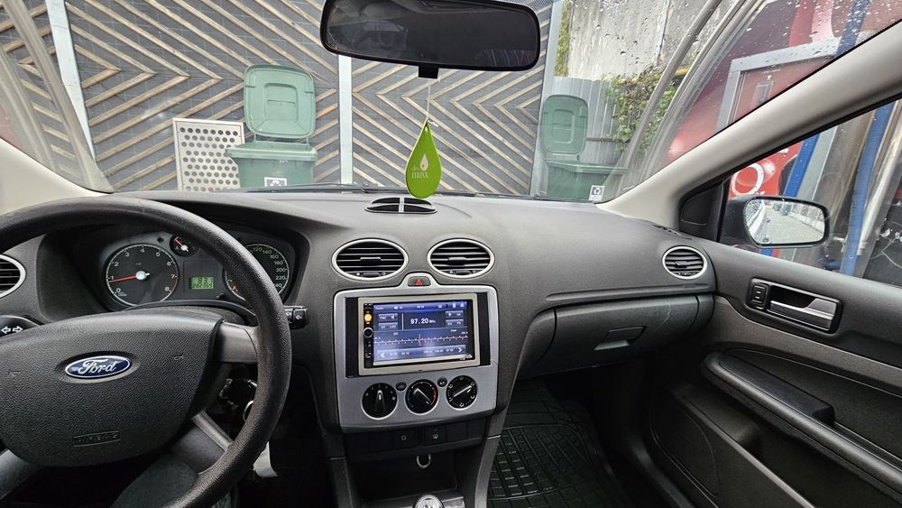Ford Focus 2  1.6 benzina
