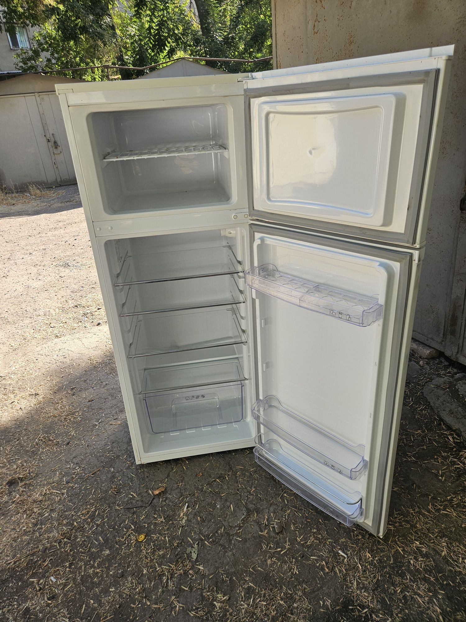 Продаётся холодильник