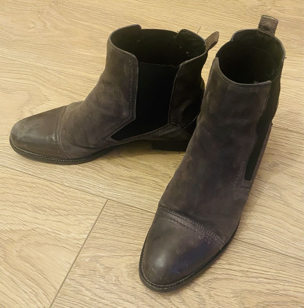 Botine piele intorsa,marime 40