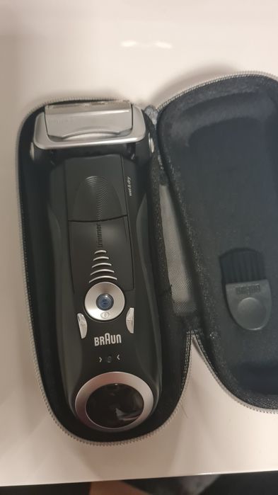 Aparat de ras Braun seria 7