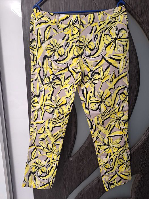 Pantaloni firma ETIC marimea 40.