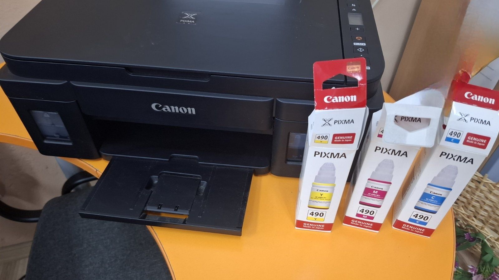 Придавам използван принтер  CANON PIXMA-G2411