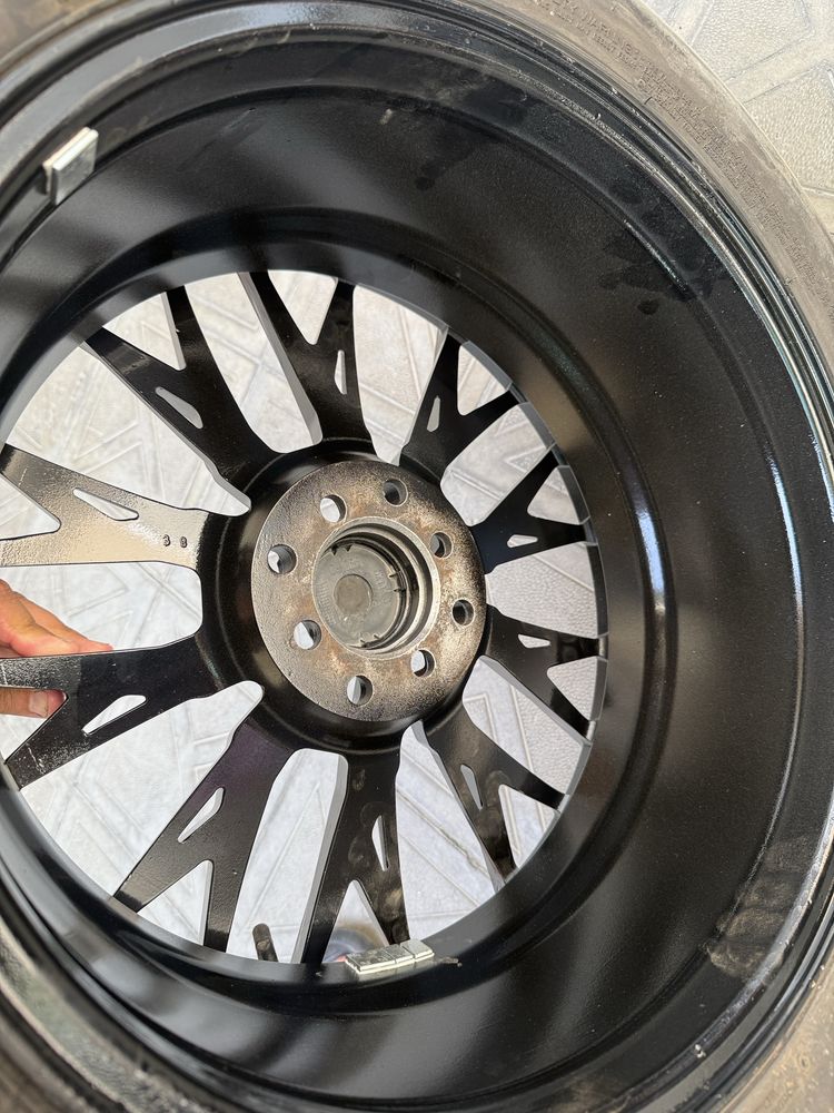Диски с шинами R17 Vossen (universal)