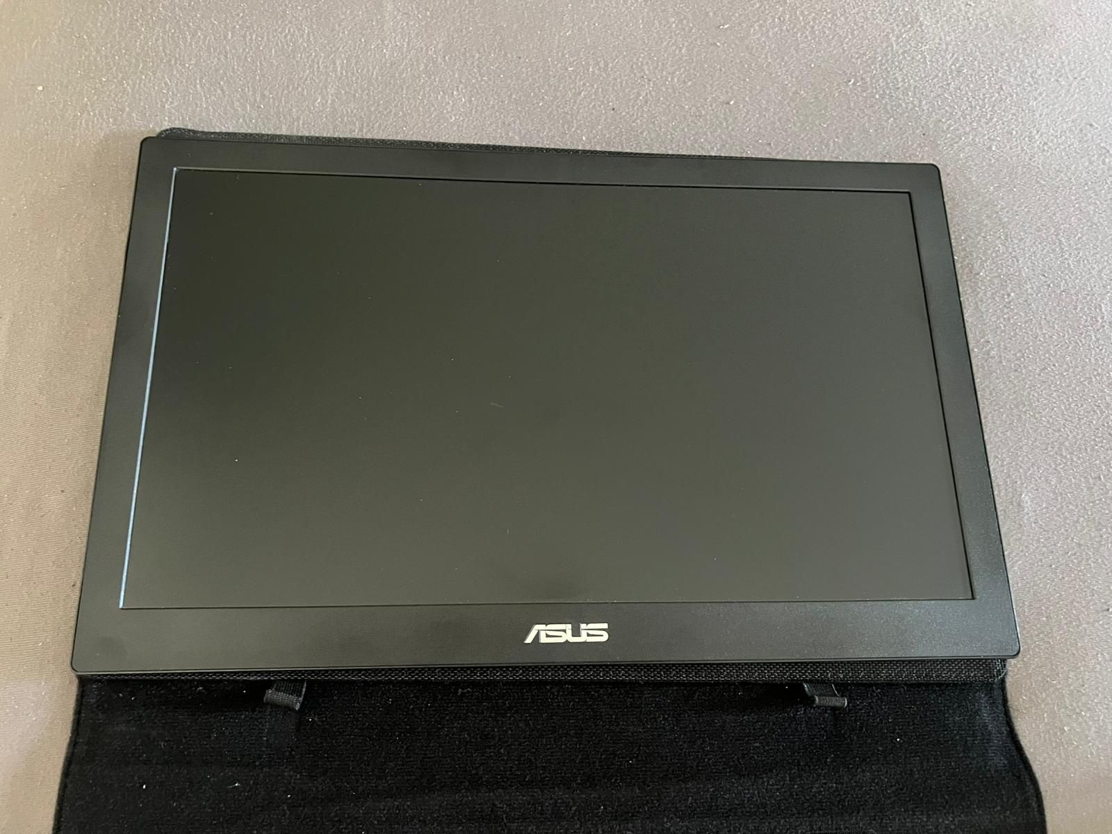 Monitor portabil Asus