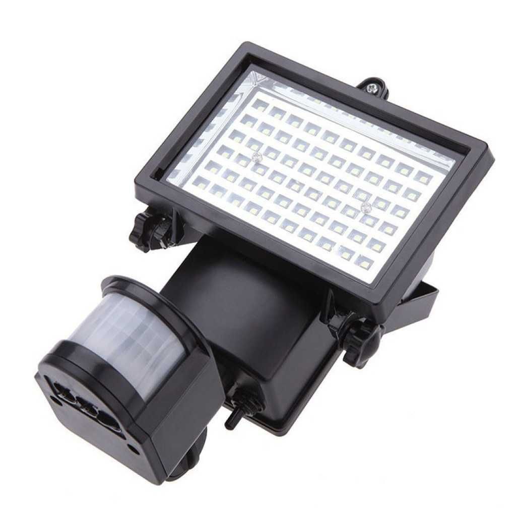 Соларен  градински прожектор 60 LED и сензор за движение