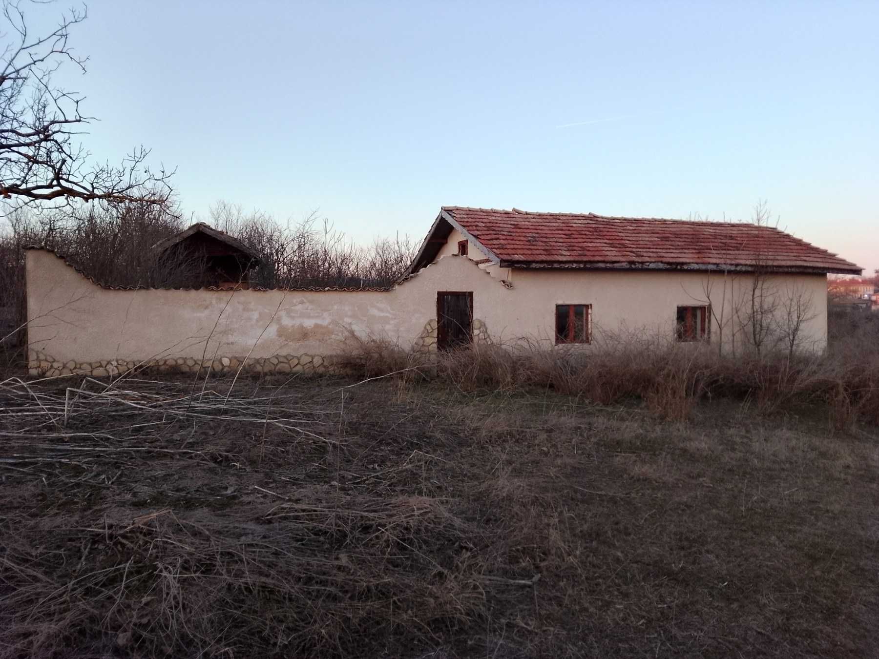 Тухлена къща до гр. Плиска  село Върбяне