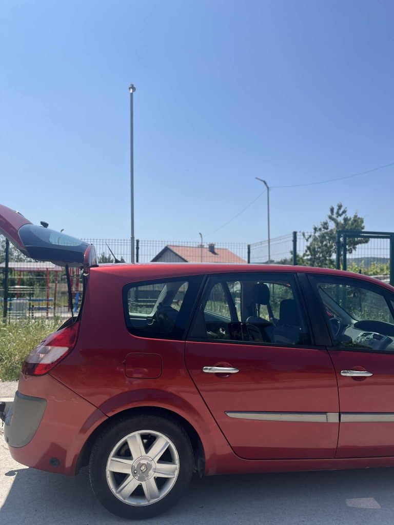 Продавам Renault Scenic II 2.0/16V, газ/бензин 2004г.