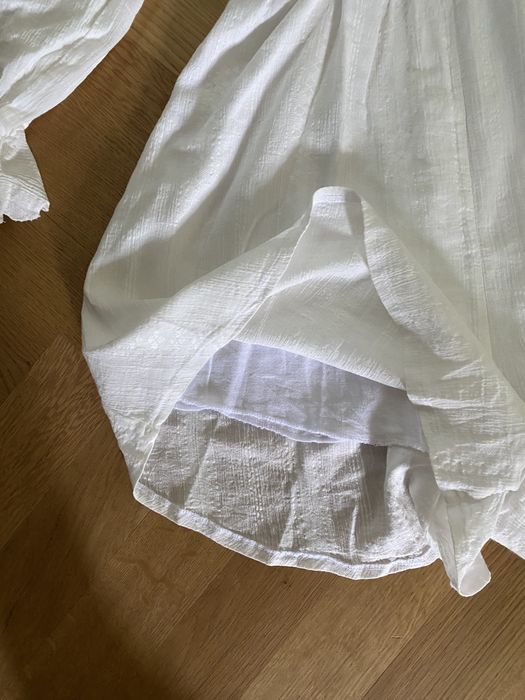 Salopeta albă din bumbac cu broderie