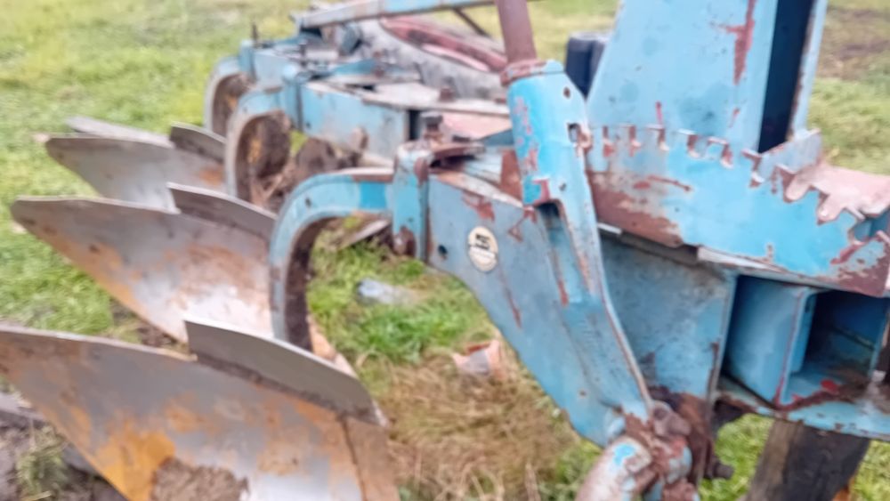 Plug Overum cu 3 brazde