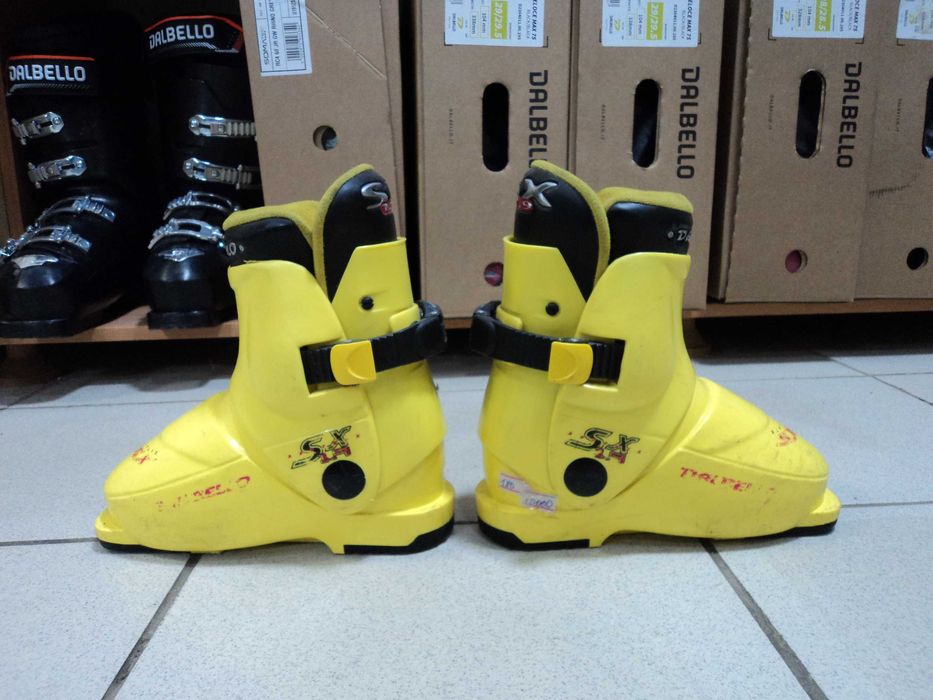 Не новые детские г/л ботиночки DALBELLO м-ль SX1,9, р-р 18,0(28,0)