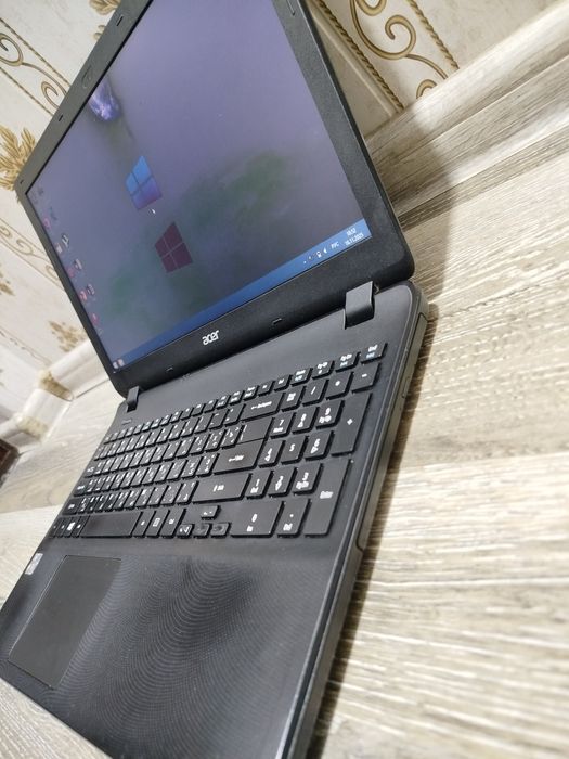 Acer ofisnoy noutbuk 4/500gb xotira