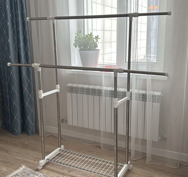 Продам стойку вешалка