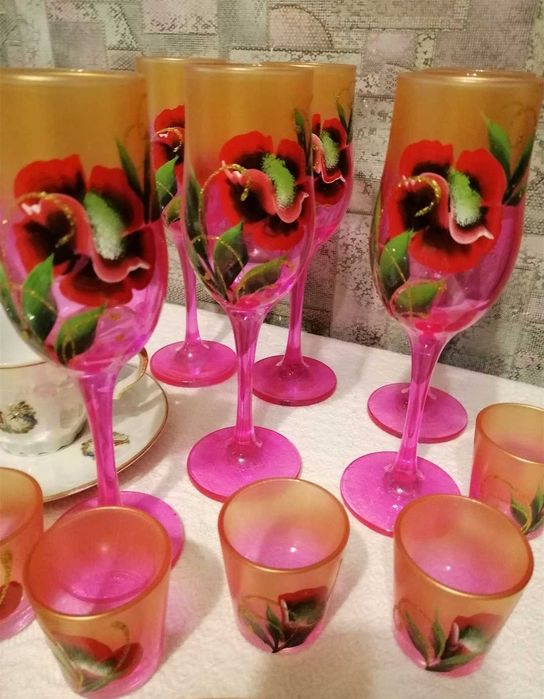 Продам фужеры, молочники, сахарницу, конфетницу.