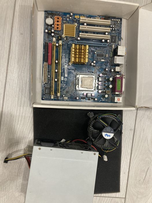 Комплект 775 сокет: GA-945GZM-S2 + Core 2 Duo + 1GB RAM + кулер