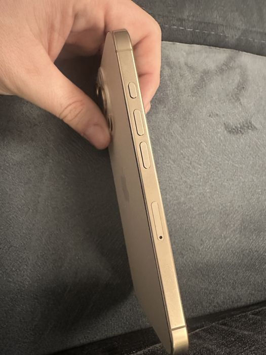 Vand Iphone 16 pro, fara zgarietura, sau schimb cu iphone 17 Air