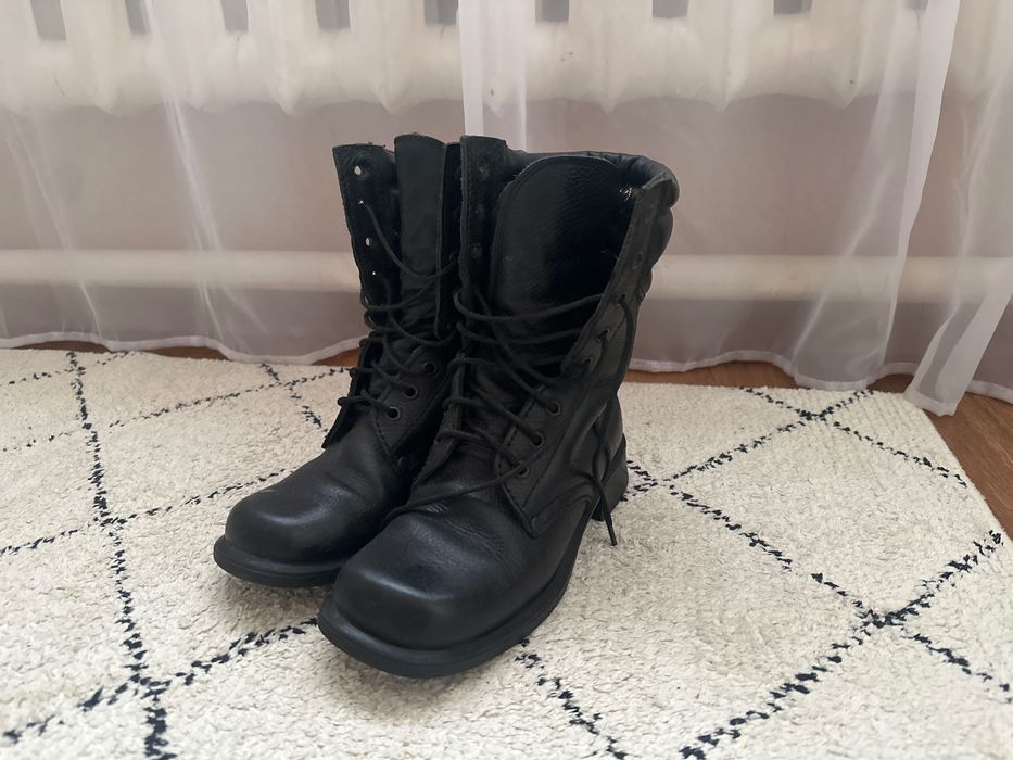 Две пары обуви на зиму