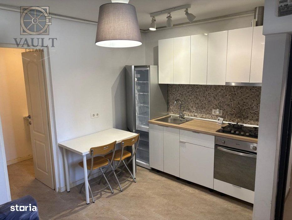 Garsoniera LA CHEIE - curte 50MP metrou/parc TINERETULUI