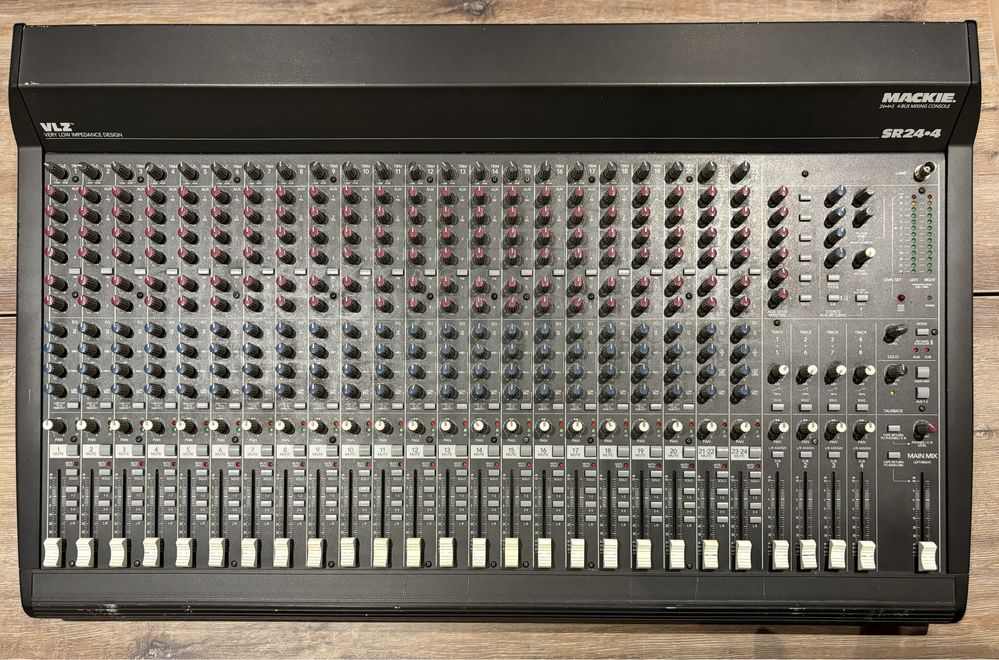Mackie SR 24.4 VLZ mixer (Маки) смесителен пулт
