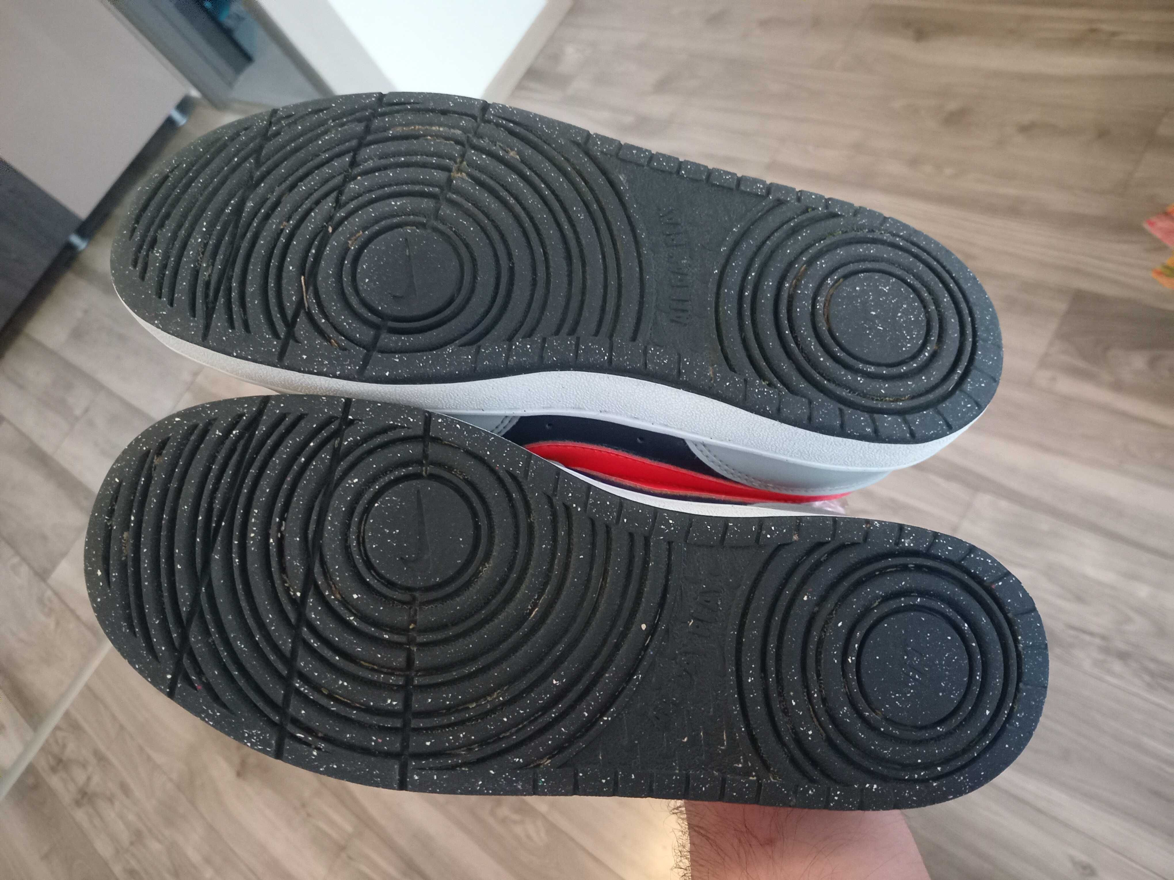 Adidasi Nike unisex in stare foarte buna, marimea 40
