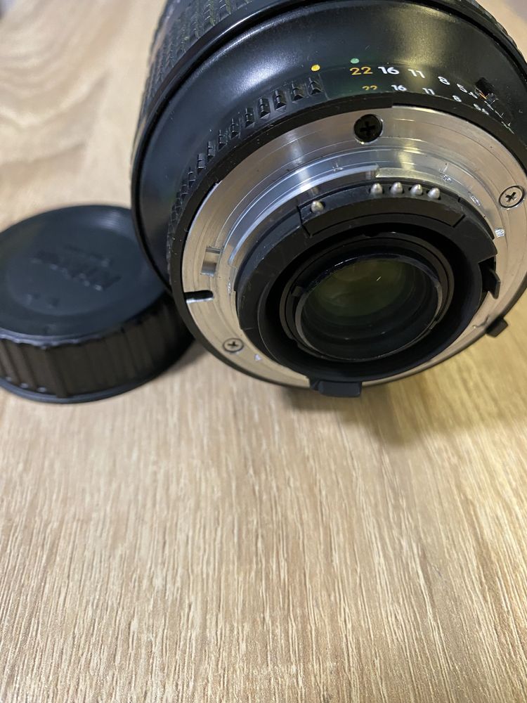 NIKKOR AF 28-200mm 1:3,5-5,6 D