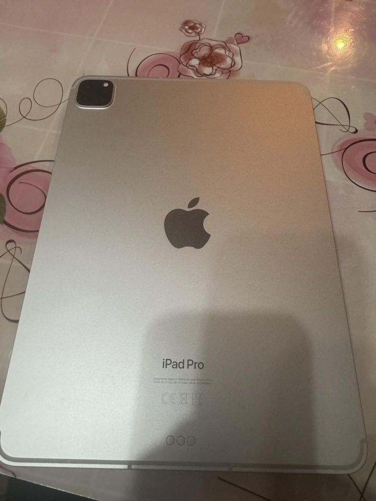 Tableta iPad Gen4  128 GB ca nouă