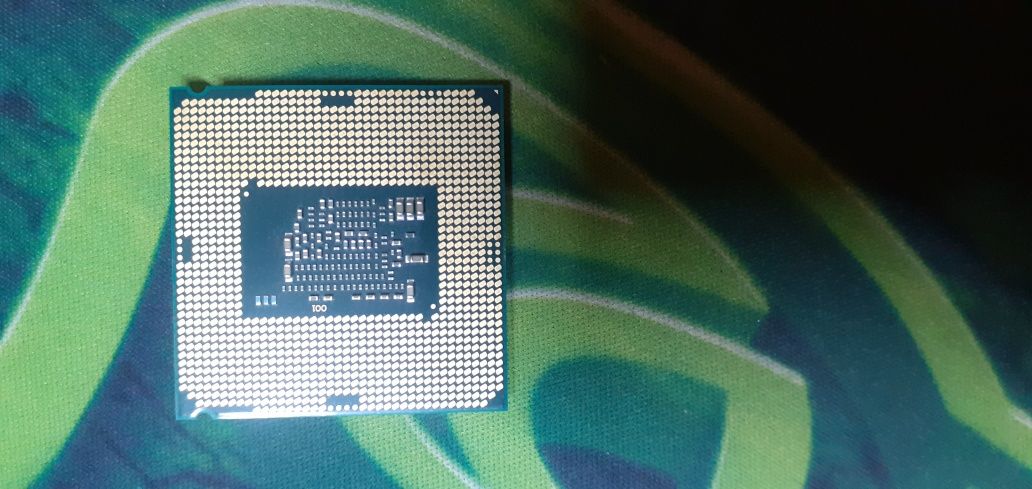 Процессор  I3 7100 чистый