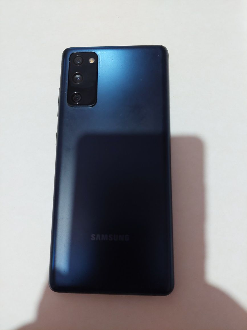 Vând Samsung A20fe