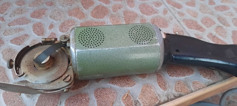 Машина за рязане на Мокет Винил за Кожа  Платове